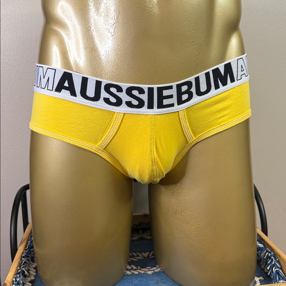 AussieBum Briefs XL